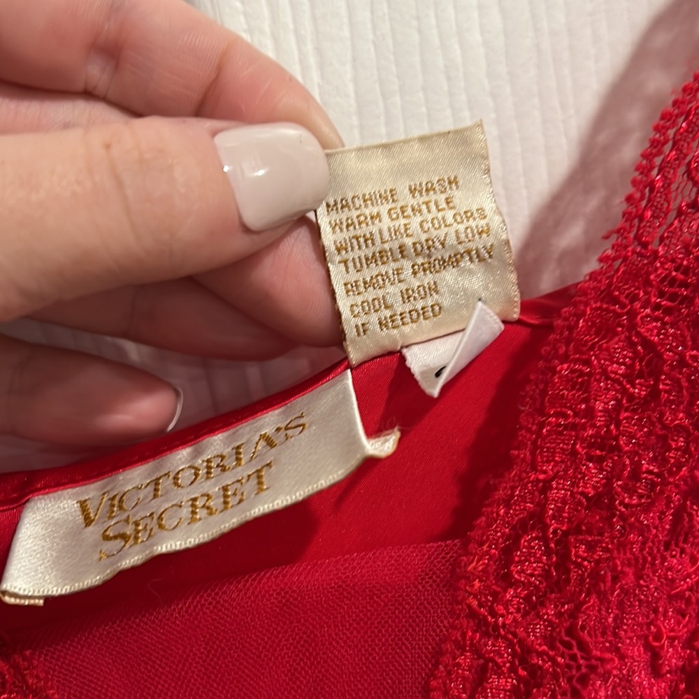 Vintage VS Nightgown - Picture 6 of 15